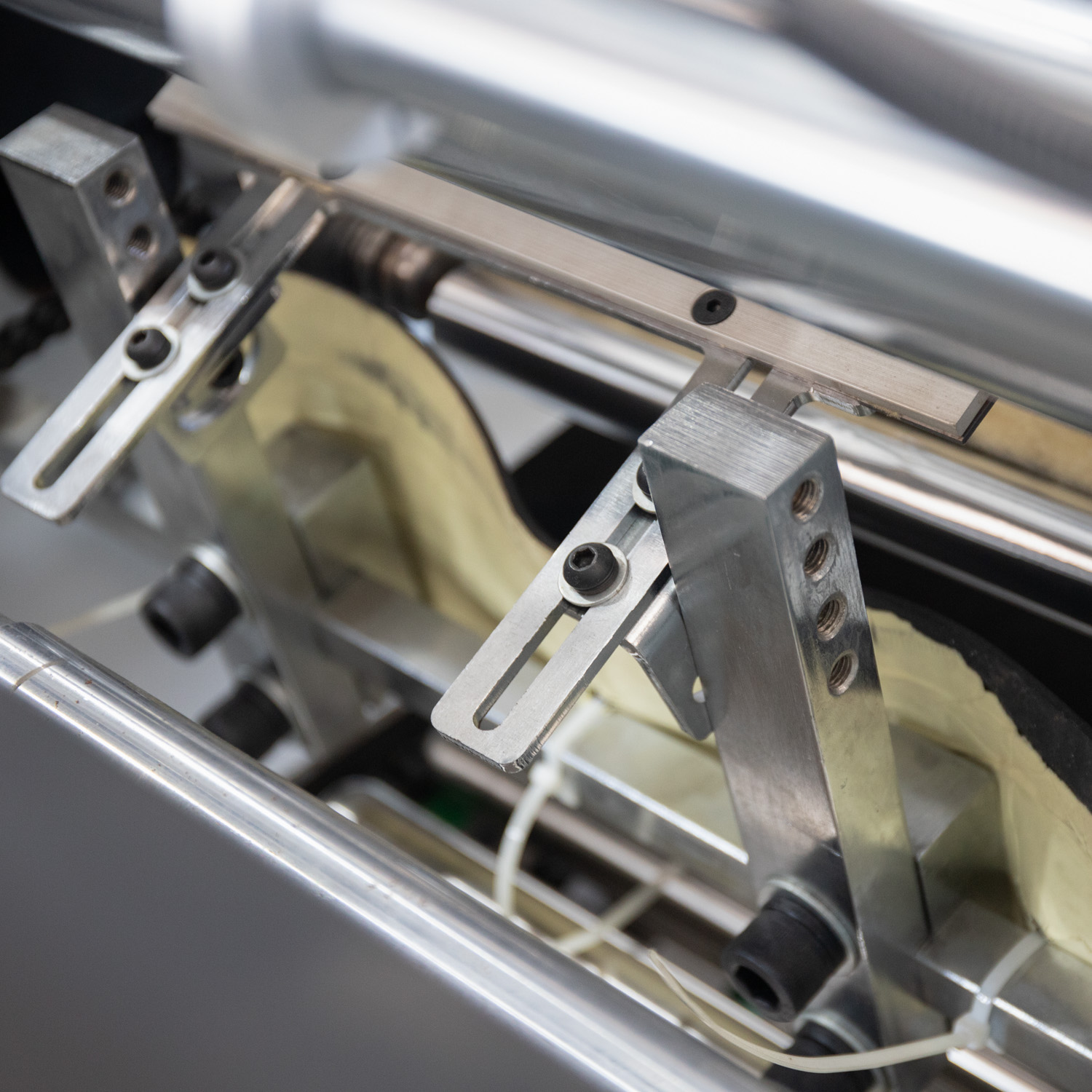 High Cost Performance Automatic Bbq Baking Paper Aluminum Foil Roll Slitting Rewinding Cutting Machine