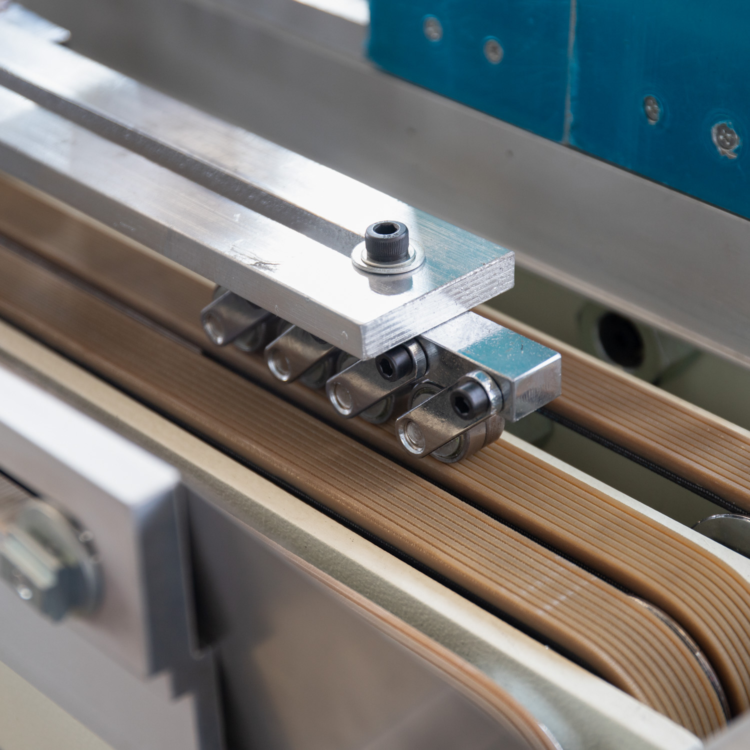 Automatic Box Folder Glue Gluing Machine